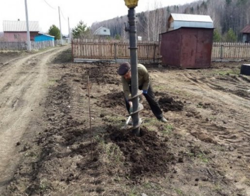 Бурение ям и отверстий в грунте - услуги бурояма и бензобура стоимость услуг и где заказать - Магас